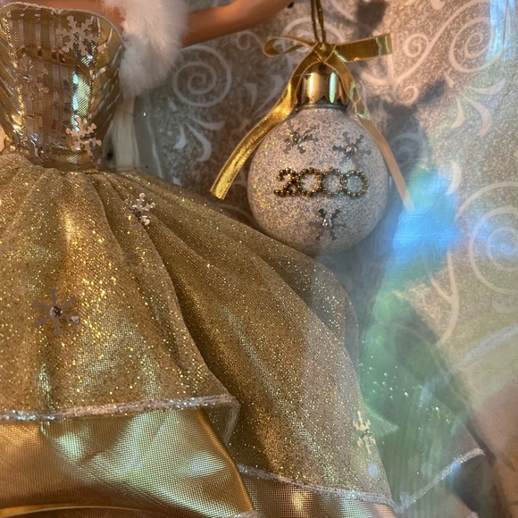 New no tags. Special 2000 Edition  Barbie Doll - Picture 5 of 10